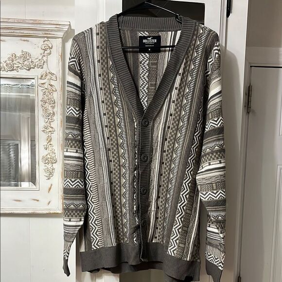 NWOT Hollister Gray and Tan Patterned Men's Cardigan Sweater size Medium - Picture 1 of 5
